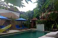 Kolam Renang Cafe Wayan Cottages Senggigi