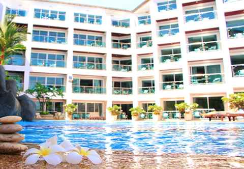 สระว่ายน้ำ Dragon Beach Resort Jomtien Pattaya