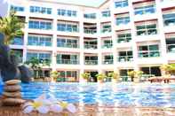 สระว่ายน้ำ Dragon Beach Resort Jomtien Pattaya