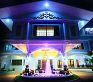 Exterior 7 Kapis Mansions Hotel