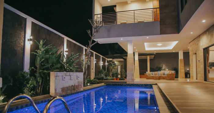 Swimming Pool Living Java Garut