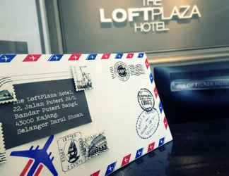 Lobi 2 The LOFT PLAZA Hotel