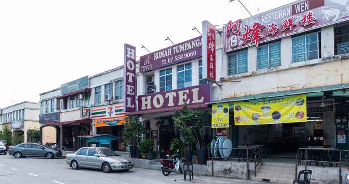 Luar Bangunan OYO 1125 Ir Inn Hotel 