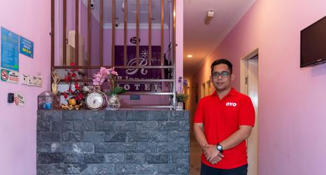 로비 2 OYO 1125 Ir Inn Hotel