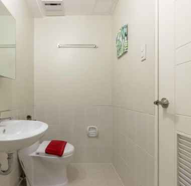 Toilet Kamar 2 Palm Residence Inn Davao