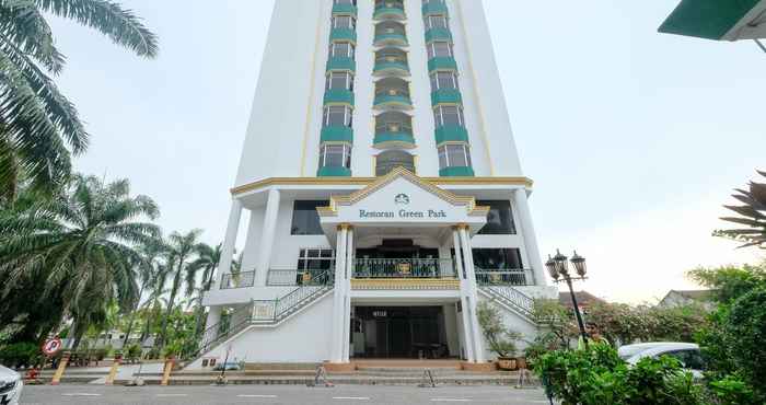 Luar Bangunan Super OYO 1236 Hotel Green Park