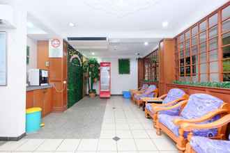 Lobi 4 Super OYO 1236 Hotel Green Park