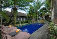 Hồ bơi 4 Dukuh Sebatu Villa 