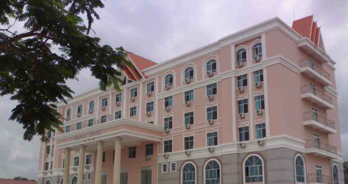 Exterior Royal Hotel Luang Namtha