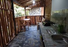 외관 4 4 bedrooms at Villa Rukun Jogja