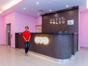 Lobi 4 OYO 1172 Hotel Shlyo