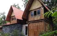 ภายนอกอาคาร 4 6 Bedrooms at Villa Pohon Rindang Jogja