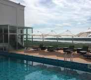 สระว่ายน้ำ 4 Aaron Vientiane Hotel