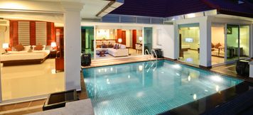 침실 6 Independence Hotel by Dara