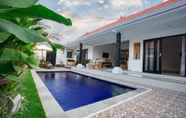 สระว่ายน้ำ 4 Aurora Villa Seminyak