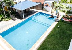 Swimming Pool 2 Pool Party Hostel