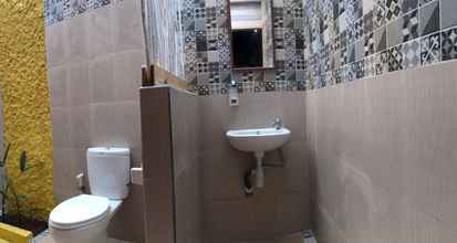 Toilet Kamar 4 Didesa Island Beach Villa