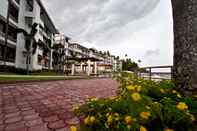 Lobby Holiday Oceanview Residences and Resort