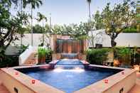 Swimming Pool Tara Angkor Hotel