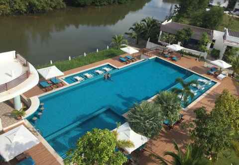 สระว่ายน้ำ Mangrove River Resort