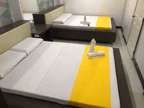 Kamar Tidur 4 Cosmo Hotel & Studio Suites - P.Campa very near UST