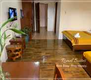 Kamar Tidur 7 Romel Suites Baguio