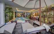 Kolam Renang 7 Solitaire Damnak Villa Hotel