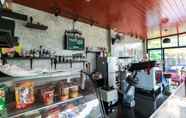 Bar, Cafe and Lounge 7 Bansuan Intra Resort