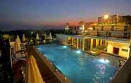 Swimming Pool 3 HARI Residence & Spa