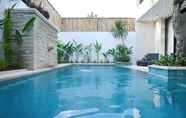 Swimming Pool 2 Villa Umanon