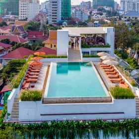 Swimming Pool 1 Penh House Hotel, HERO SPA Hotels