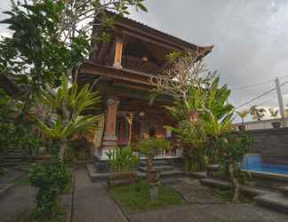 Exterior 2 Aura Bisma Guesthouse