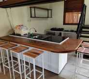 Bar, Cafe and Lounge 4 De Hanami Homestay Sapphire