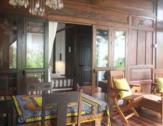 Luar Bangunan 2 Petite Cabin