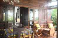 Luar Bangunan Petite Cabin