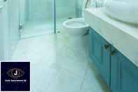 Toilet Kamar Jack Apartment 95