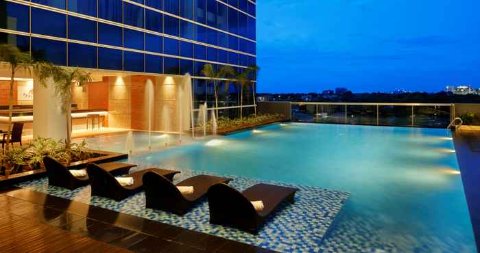 สระว่ายน้ำ Savoy Hotel Mactan Newtown