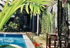 Kolam Renang 2 King Kong Homestay