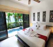 Bedroom 2 Coconut Grove Boutique Hotel