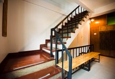 Lobby 6 At Phra Sing Retro 