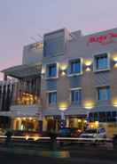 EXTERIOR_BUILDING Mega Permata Hotel