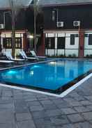 SWIMMING_POOL Villa Mahasok Hotel