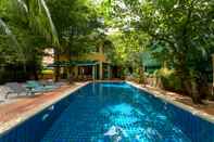 สระว่ายน้ำ Villa Thanya Patong