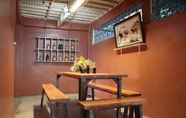 Bar, Kafe, dan Lounge 5 Laguno Bed and Breakfast Hostel