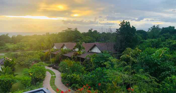 Bên ngoài Atmaland Resort