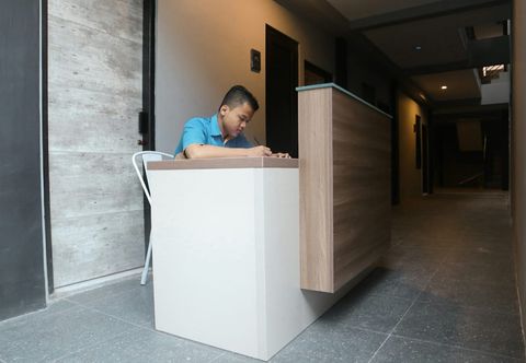 Lobby Dparagon Kusumanegara