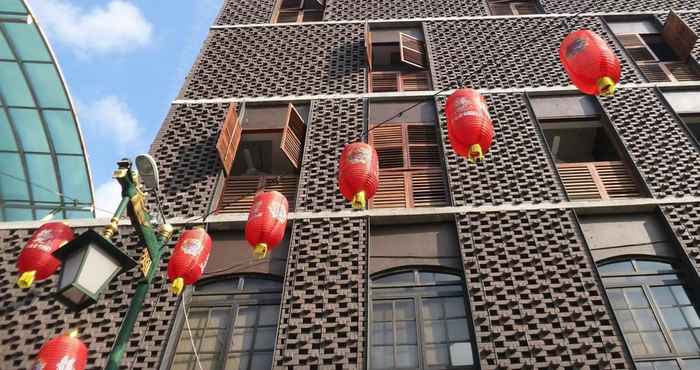 Exterior Lantern Hotel