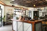 Bar, Cafe and Lounge Lavanya Boutique Hotel