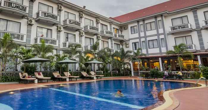 Kolam Renang Sokharoth Hotel