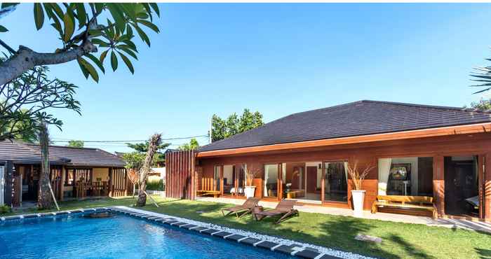 Kolam Renang CC villa Seminyak by Nagisa Bali
